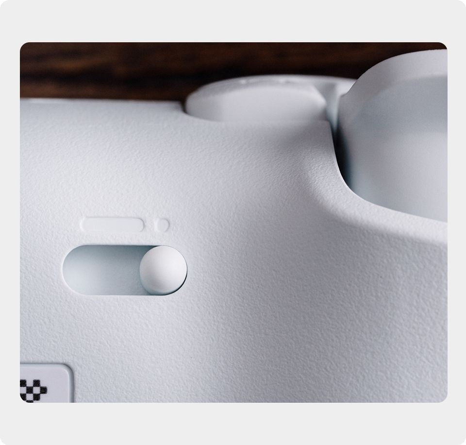 Controle Wireless Hall Effect multiplataforma com Dock de carregamento - 8-BitDo